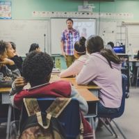sala de aulas com alunos